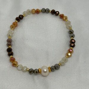 Fresh water pearl and crystal beads Bracelet